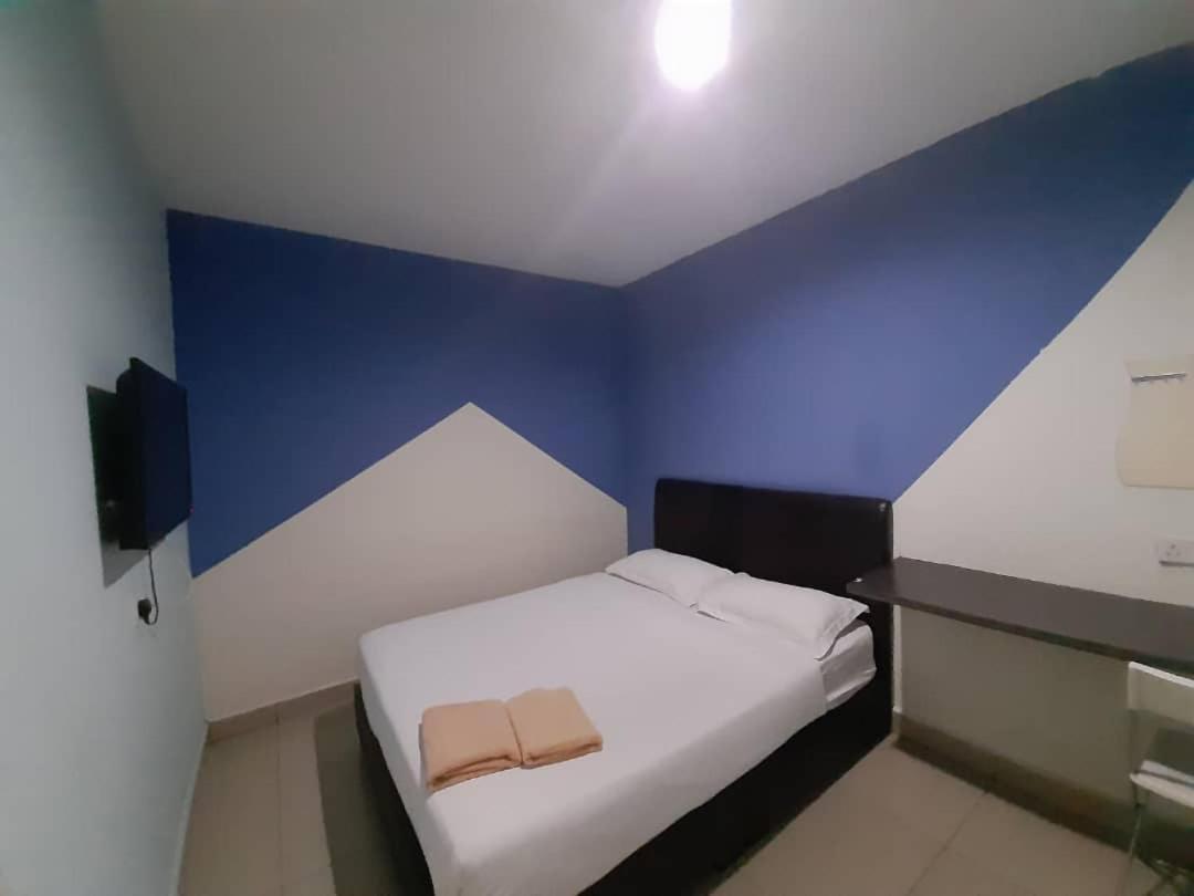Hotel Zamburger كوتا دامانسارا المظهر الخارجي الصورة