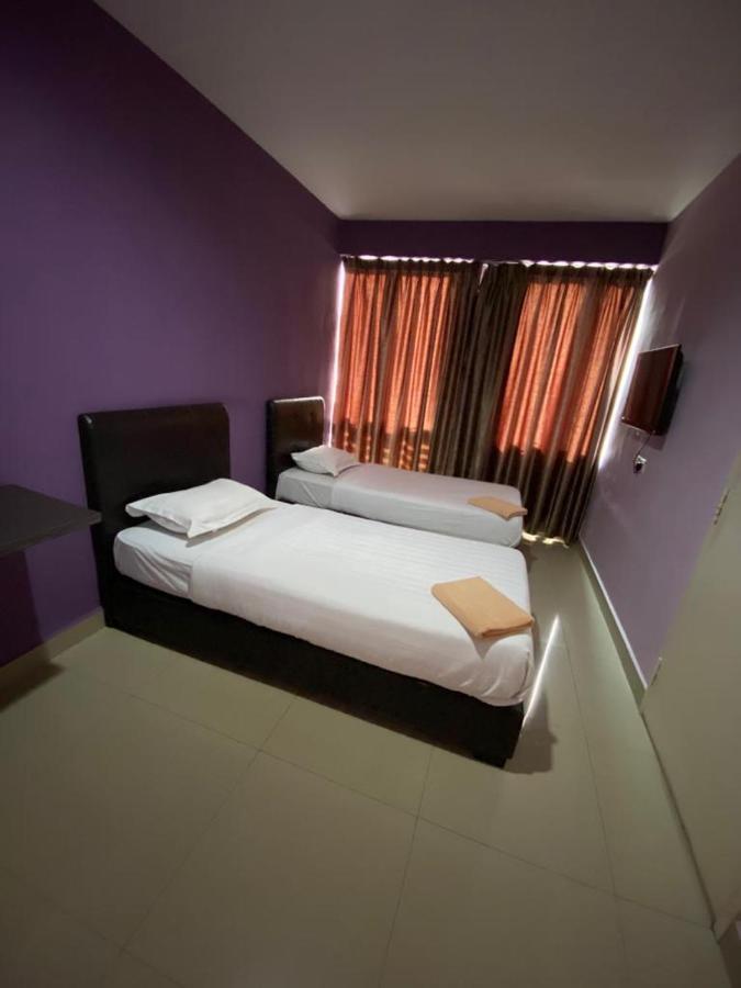 Hotel Zamburger كوتا دامانسارا المظهر الخارجي الصورة